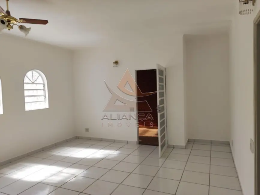 Casa com 3 quartos à venda, 160m2 em Vila Tibério, Ribeirao Preto - SP - imagem 2 Foto 2 de Casa com 3 quartos à venda, 160m2 em Vila Tibério, Ribeirao Preto - SP