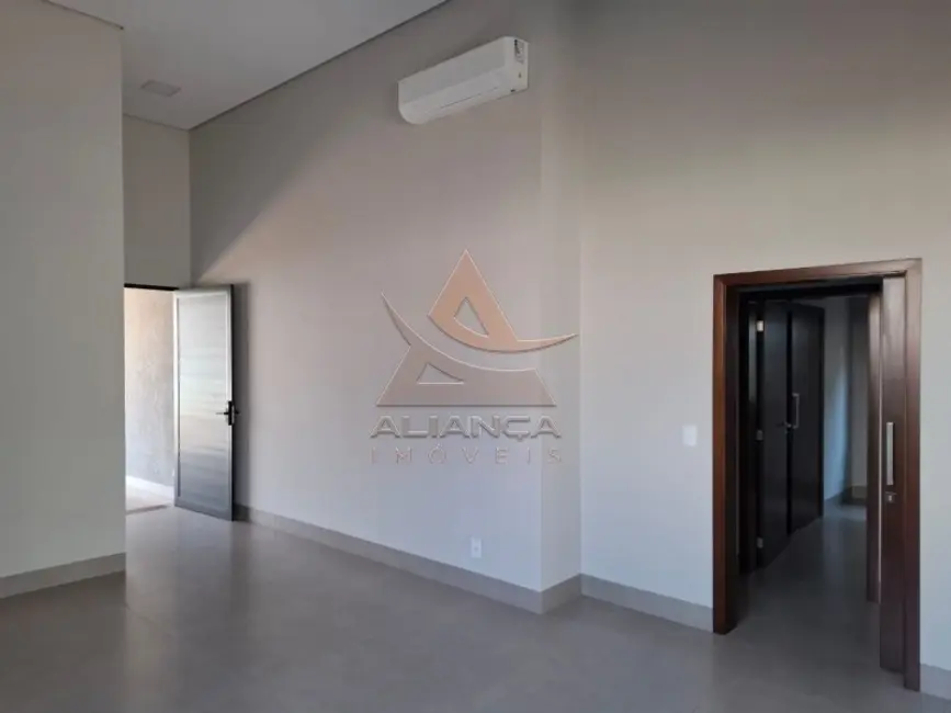 Casa de Condomínio com 4 quartos à venda, 200m2 em Vila do Golf, Ribeirao Preto - SP - imagem 3 Foto 3 de Casa de Condomínio com 4 quartos à venda, 200m2 em Vila do Golf, Ribeirao Preto - SP