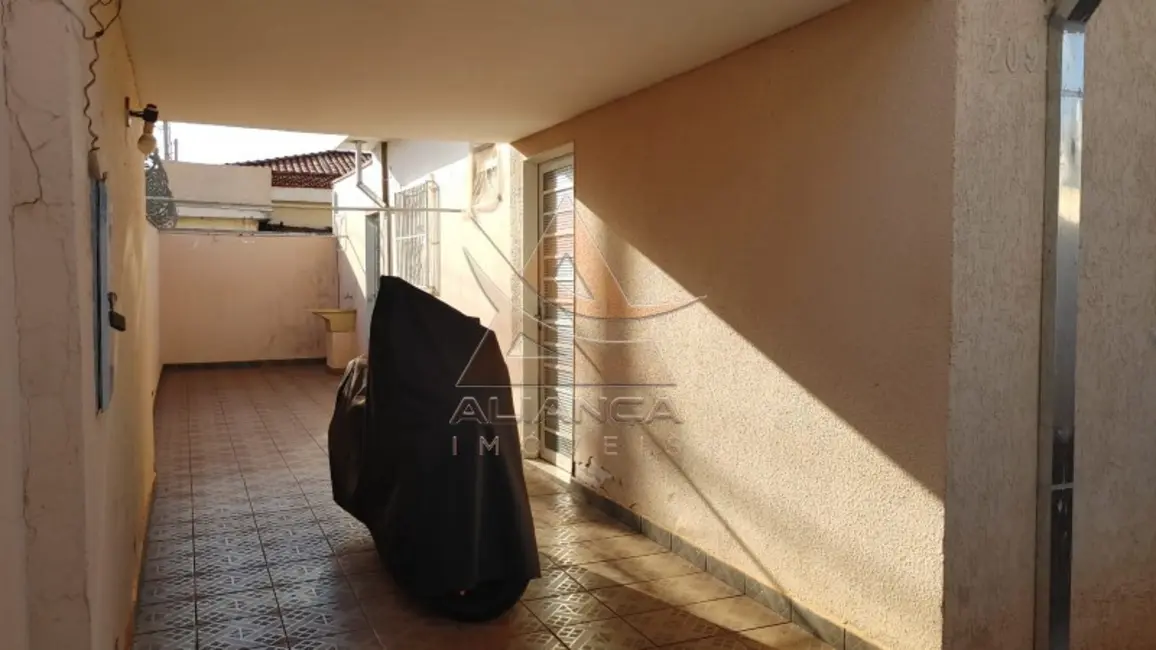 Casa com 3 quartos à venda, 134m2 em Campos Elíseos, Ribeirao Preto - SP - imagem 3 Foto 3 de Casa com 3 quartos à venda, 134m2 em Campos Elíseos, Ribeirao Preto - SP