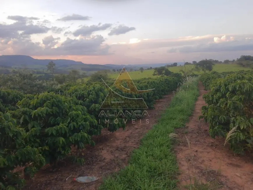 Foto 1 de Fazenda / Haras com 2 quartos à venda em Cassia - MG