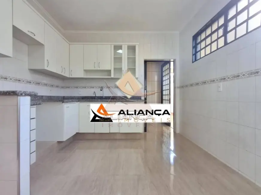 Foto 4 de Casa com 3 quartos à venda, 155m2 em Ribeirao Preto - SP