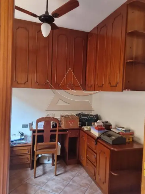 Casa com 4 quartos à venda, 211m2 em Cravinhos - SP - imagem 5 Foto 5 de Casa com 4 quartos à venda, 211m2 em Cravinhos - SP