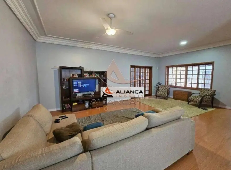 Casa com 3 quartos à venda, 249m2 em Ribeirao Preto - SP - imagem 1 Foto 1 de Casa com 3 quartos à venda, 249m2 em Ribeirao Preto - SP