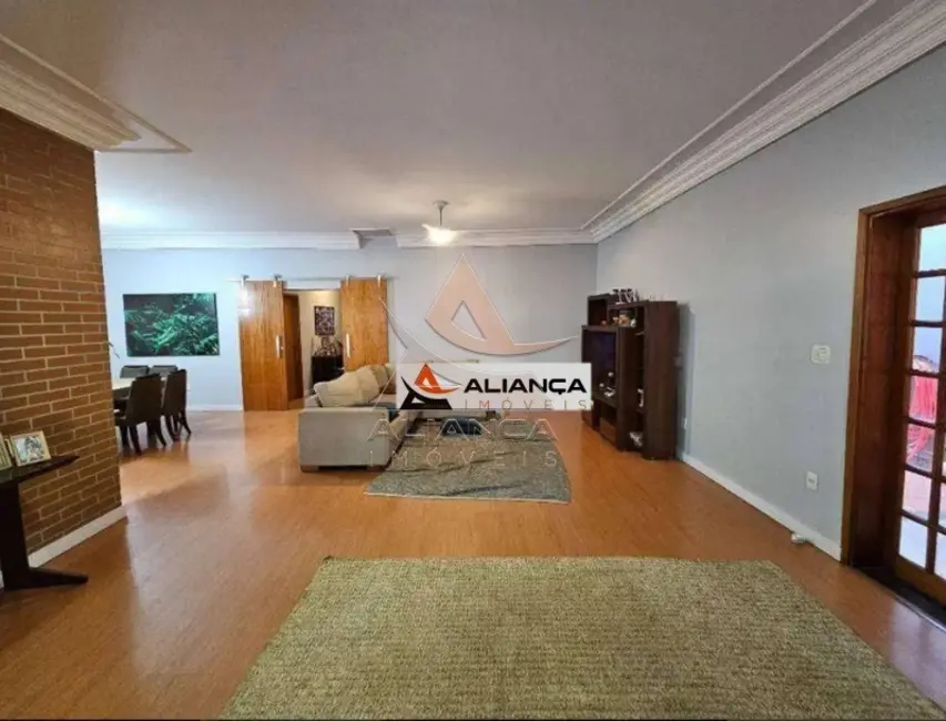 Casa com 3 quartos à venda, 249m2 em Ribeirao Preto - SP - imagem 4 Foto 4 de Casa com 3 quartos à venda, 249m2 em Ribeirao Preto - SP