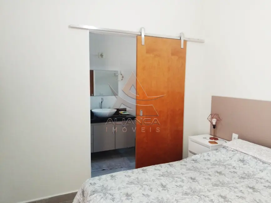 Casa com 3 quartos à venda, 132m2 em Centro, Ribeirao Preto - SP - imagem 4 Foto 4 de Casa com 3 quartos à venda, 132m2 em Centro, Ribeirao Preto - SP