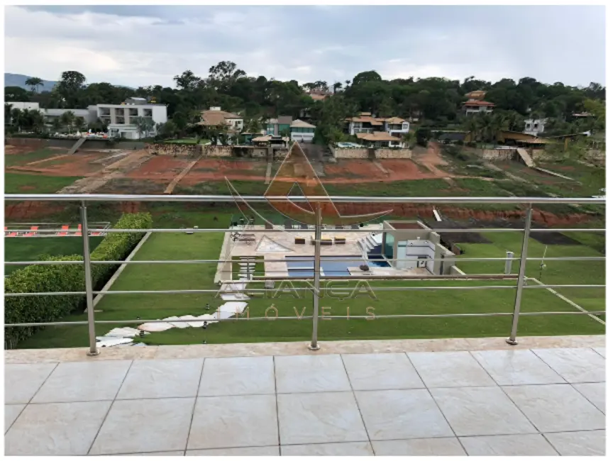 Casa com 3 quartos à venda, 350m2 em Capitolio - MG - imagem 2 Foto 2 de Casa com 3 quartos à venda, 350m2 em Capitolio - MG