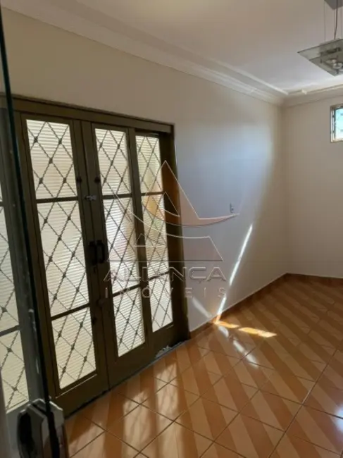 Casa com 3 quartos à venda, 137m2 em Jardim das Palmeiras, Ribeirao Preto - SP - imagem 3 Foto 3 de Casa com 3 quartos à venda, 137m2 em Jardim das Palmeiras, Ribeirao Preto - SP