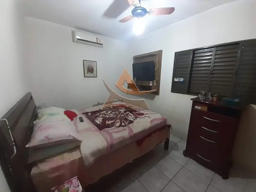 Casa com 3 quartos à venda, 175m2 em Jardim Roberto Benedetti, Ribeirao Preto - SP - imagem 4 Foto 4 de Casa com 3 quartos à venda, 175m2 em Jardim Roberto Benedetti, Ribeirao Preto - SP