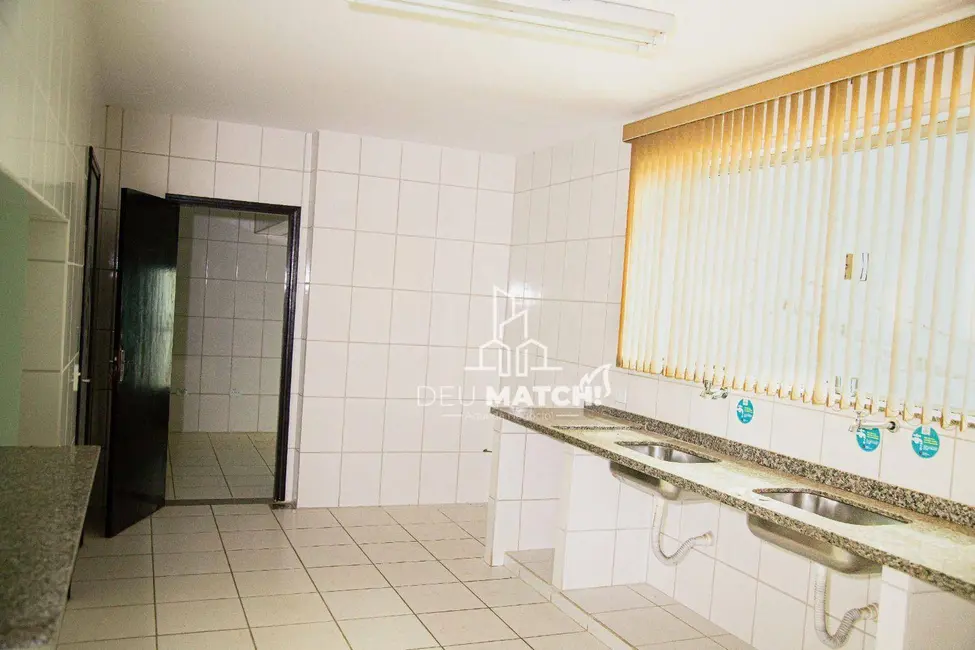 Sala Comercial para alugar, 557m2 em Centro, Atibaia - SP - imagem 8 Foto 8 de Sala Comercial para alugar, 557m2 em Centro, Atibaia - SP