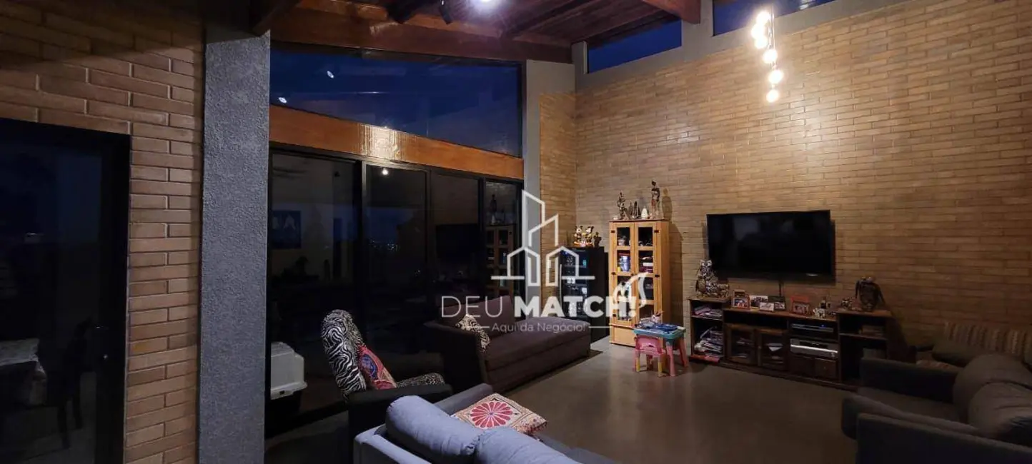 Foto 2 de Casa de Condomínio com 3 quartos à venda, 1000m2 em Rio Abaixo, Atibaia - SP