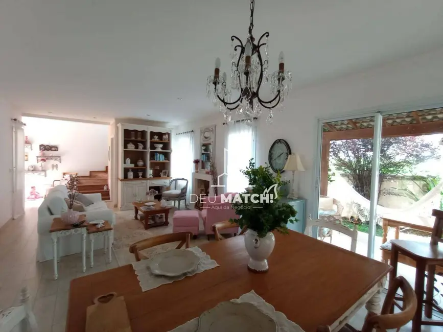 Foto 1 de Casa de Condomínio com 3 quartos à venda, 232m2 em Atibaia - SP