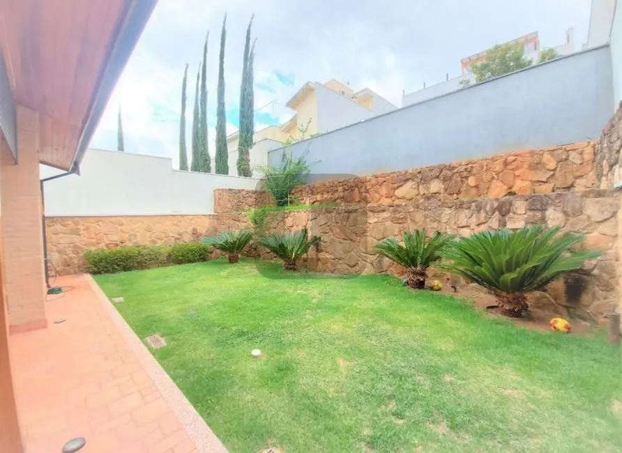 Foto 4 de Casa de Condomínio com 3 quartos à venda, 250m2 em Swiss Park, Campinas - SP