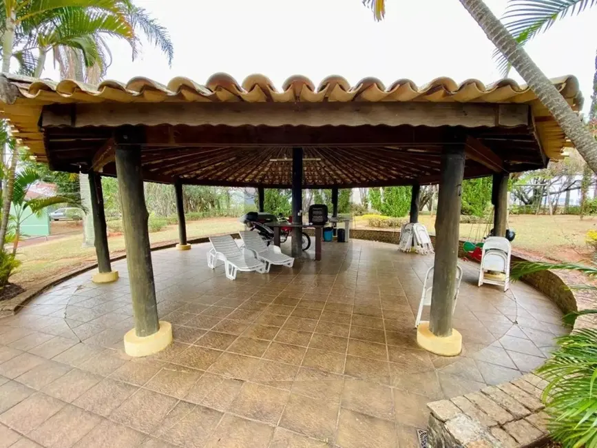 Chácara com 6 quartos à venda, 22000m2 em São Pedro, Valinhos - SP - imagem 3 Foto 3 de Chácara com 6 quartos à venda, 22000m2 em São Pedro, Valinhos - SP