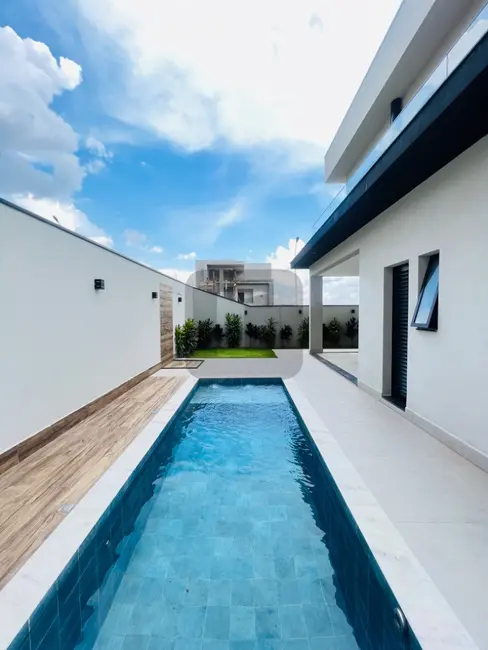 Foto 3 de Casa de Condomínio com 3 quartos à venda, 250m2 em Roncáglia, Valinhos - SP