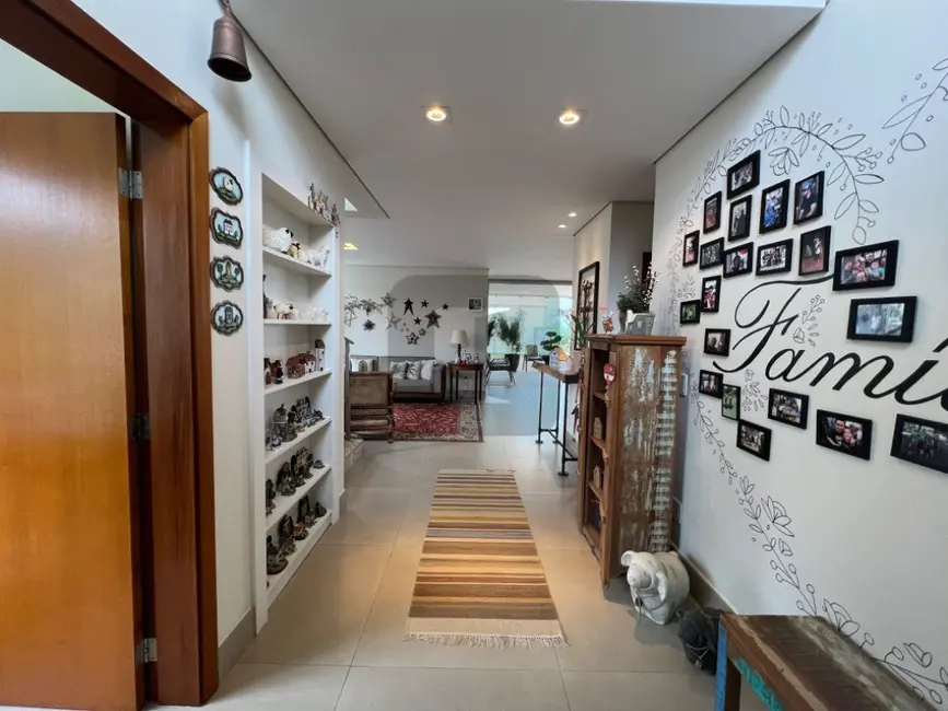 Foto 3 de Casa de Condomínio com 3 quartos à venda, 325m2 em Swiss Park, Campinas - SP