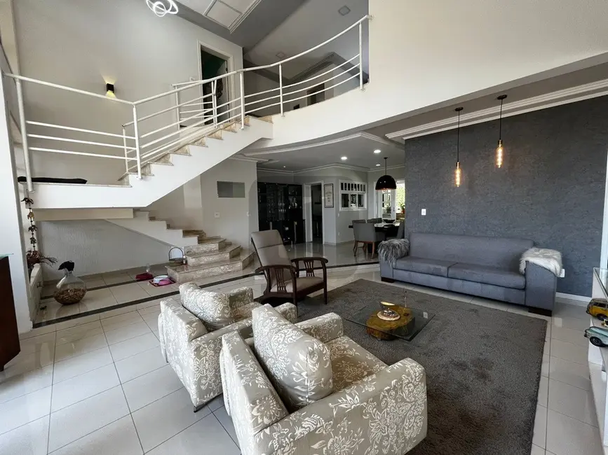 Casa de Condomínio com 4 quartos à venda e para alugar, 345m2 em Chácaras Alpina, Valinhos - SP - imagem 6 Foto 6 de Casa de Condomínio com 4 quartos à venda e para alugar, 345m2 em Chácaras Alpina, Valinhos - SP