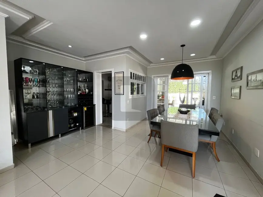 Casa de Condomínio com 4 quartos à venda e para alugar, 345m2 em Chácaras Alpina, Valinhos - SP - imagem 9 Foto 9 de Casa de Condomínio com 4 quartos à venda e para alugar, 345m2 em Chácaras Alpina, Valinhos - SP