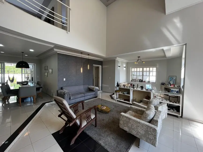 Casa de Condomínio com 4 quartos à venda e para alugar, 345m2 em Chácaras Alpina, Valinhos - SP - imagem 7 Foto 7 de Casa de Condomínio com 4 quartos à venda e para alugar, 345m2 em Chácaras Alpina, Valinhos - SP