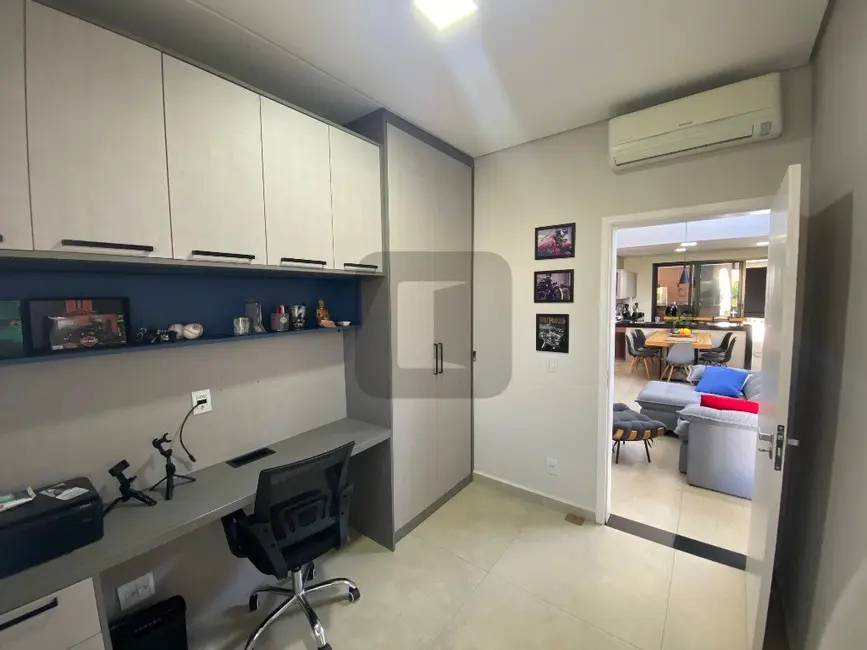 Foto 5 de Casa de Condomínio com 3 quartos à venda, 213m2 em Swiss Park, Campinas - SP