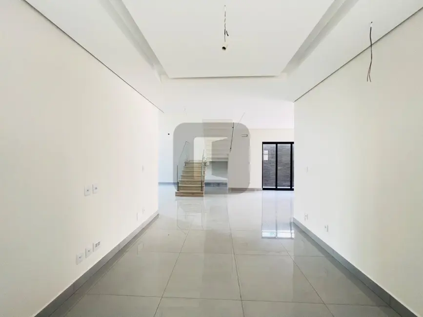 Casa de Condomínio com 4 quartos à venda, 305m2 em Swiss Park, Campinas - SP - imagem 5 Foto 5 de Casa de Condomínio com 4 quartos à venda, 305m2 em Swiss Park, Campinas - SP