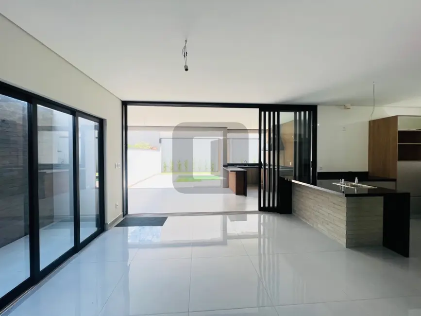 Casa de Condomínio com 4 quartos à venda, 305m2 em Swiss Park, Campinas - SP - imagem 7 Foto 7 de Casa de Condomínio com 4 quartos à venda, 305m2 em Swiss Park, Campinas - SP