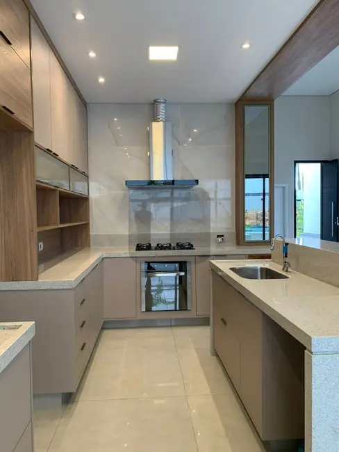 Foto 3 de Casa de Condomínio com 3 quartos à venda, 236m2 em Swiss Park, Campinas - SP