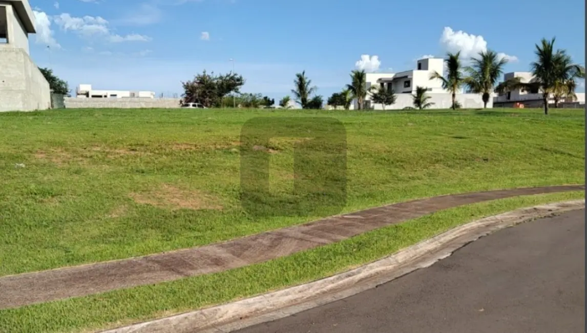 Foto 1 de Terreno / Lote à venda, 685m2 em Jaguariuna - SP