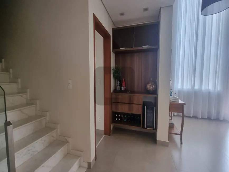 Foto 5 de Casa de Condomínio com 4 quartos à venda, 330m2 em Swiss Park, Campinas - SP