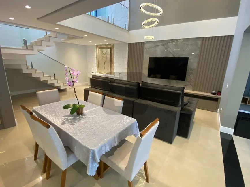 Foto 9 de Casa de Condomínio com 3 quartos à venda e para alugar, 330m2 em Swiss Park, Campinas - SP