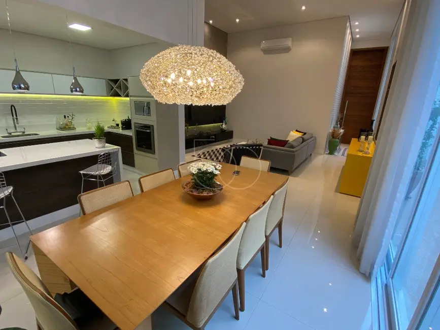 Casa de Condomínio com 3 quartos à venda, 200m2 em Swiss Park, Campinas - SP - imagem 6 Foto 6 de Casa de Condomínio com 3 quartos à venda, 200m2 em Swiss Park, Campinas - SP