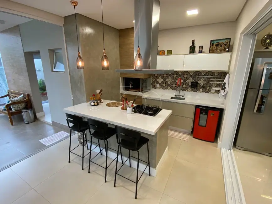 Casa de Condomínio com 3 quartos à venda, 200m2 em Swiss Park, Campinas - SP - imagem 9 Foto 9 de Casa de Condomínio com 3 quartos à venda, 200m2 em Swiss Park, Campinas - SP