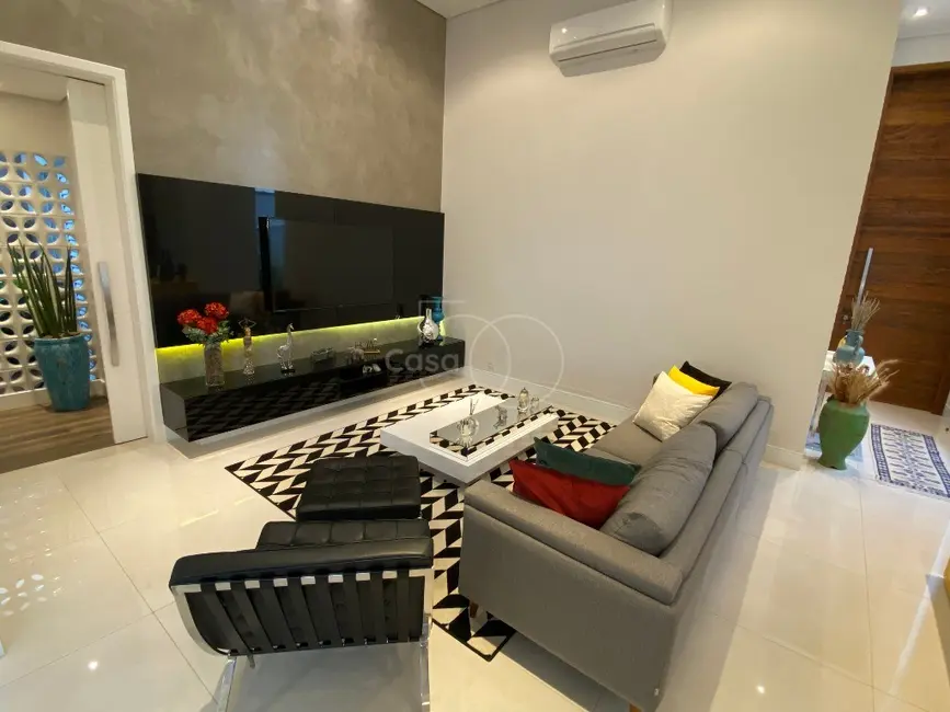 Casa de Condomínio com 3 quartos à venda, 200m2 em Swiss Park, Campinas - SP - imagem 5 Foto 5 de Casa de Condomínio com 3 quartos à venda, 200m2 em Swiss Park, Campinas - SP