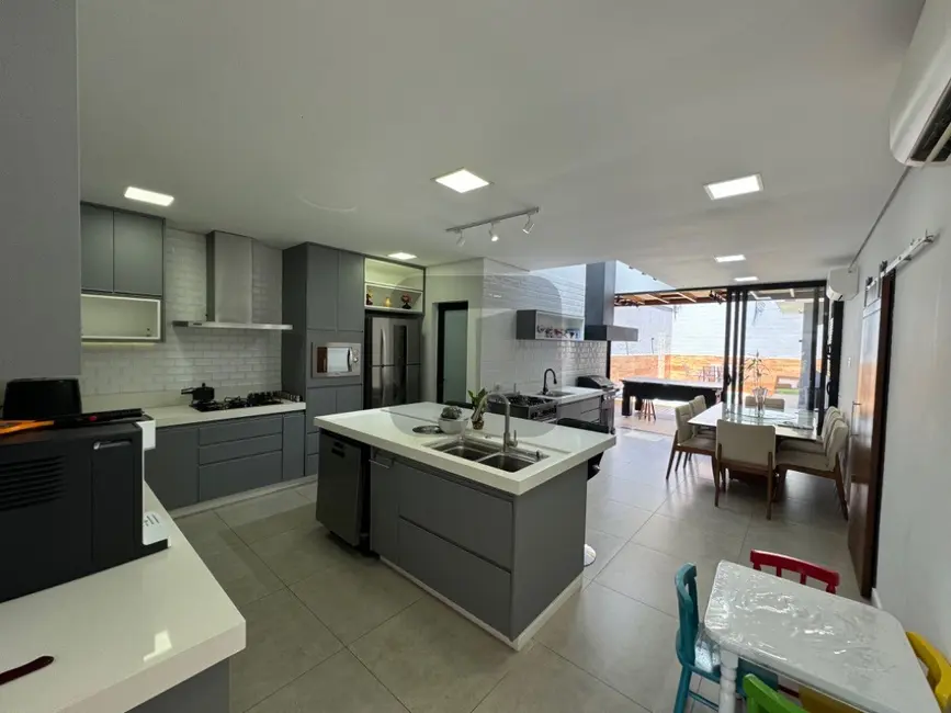 Foto 4 de Casa de Condomínio com 5 quartos à venda, 289m2 em Swiss Park, Campinas - SP