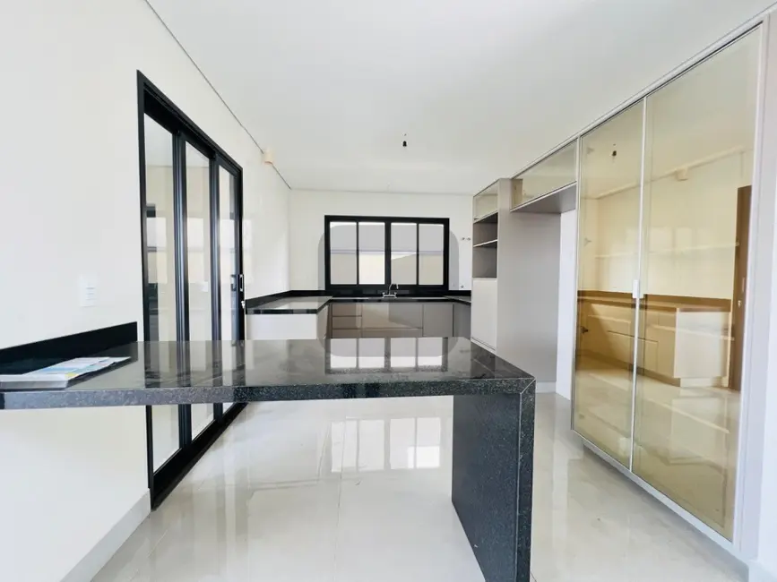 Foto 6 de Casa de Condomínio com 3 quartos à venda, 290m2 em Swiss Park, Campinas - SP