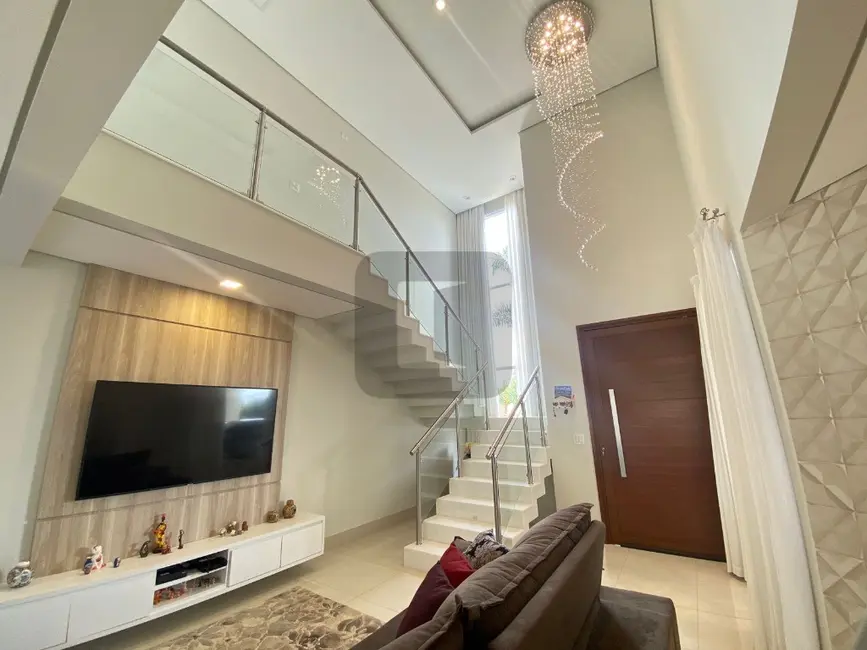 Foto 2 de Casa de Condomínio com 3 quartos à venda, 251m2 em Swiss Park, Campinas - SP