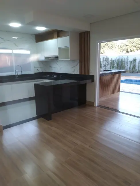 Foto 3 de Casa de Condomínio com 4 quartos à venda, 250m2 em Paulinia - SP