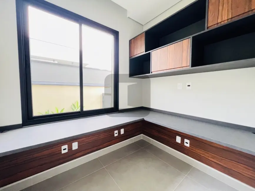 Casa de Condomínio com 3 quartos à venda, 206m2 em Swiss Park, Campinas - SP - imagem 4 Foto 4 de Casa de Condomínio com 3 quartos à venda, 206m2 em Swiss Park, Campinas - SP