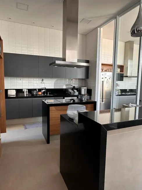 Foto 3 de Casa de Condomínio com 3 quartos à venda, 316m2 em Swiss Park, Campinas - SP