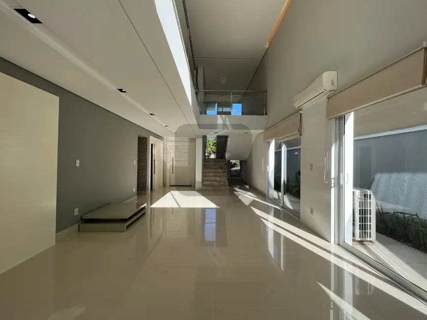 Foto 3 de Casa de Condomínio com 3 quartos à venda, 280m2 em Swiss Park, Campinas - SP