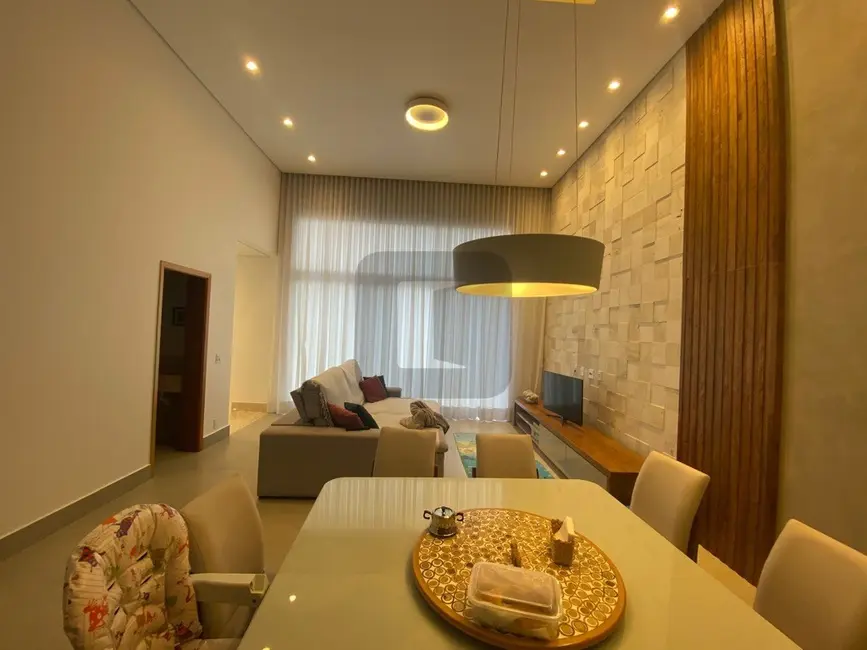 Foto 2 de Casa de Condomínio com 3 quartos à venda, 254m2 em Swiss Park, Campinas - SP