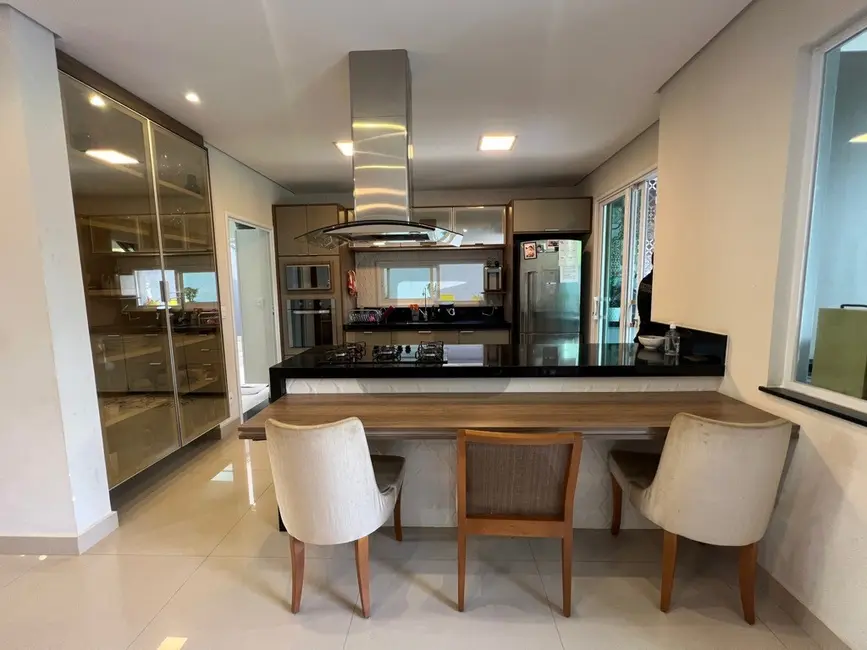 Foto 6 de Casa de Condomínio com 4 quartos à venda e para alugar, 200m2 em Swiss Park, Campinas - SP