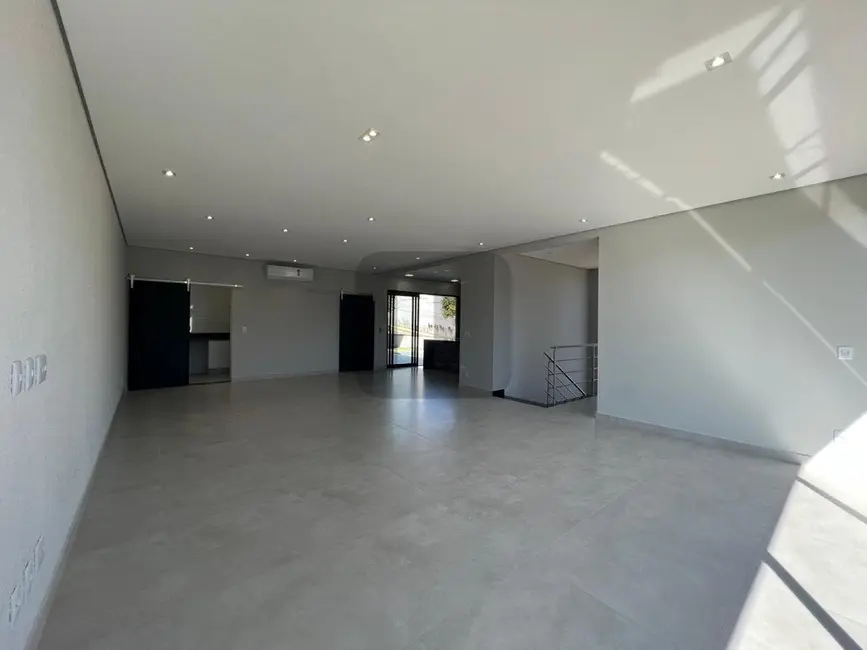 Casa de Condomínio com 4 quartos à venda, 290m2 em Swiss Park, Campinas - SP - imagem 4 Foto 4 de Casa de Condomínio com 4 quartos à venda, 290m2 em Swiss Park, Campinas - SP