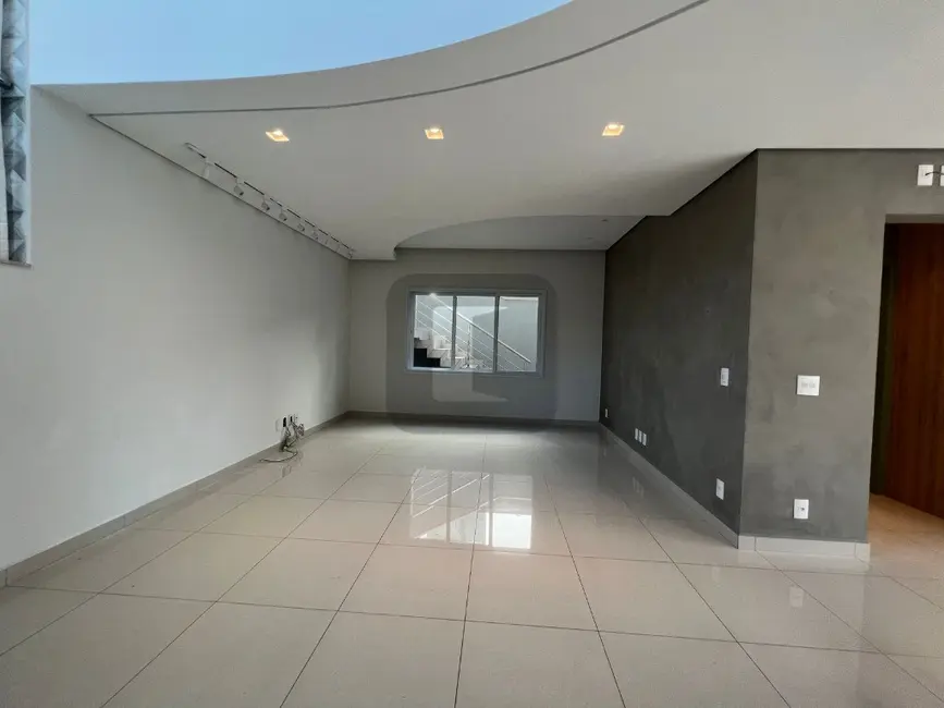 Foto 6 de Casa de Condomínio com 3 quartos à venda, 360m2 em Swiss Park, Campinas - SP