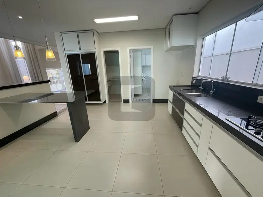 Foto 7 de Casa de Condomínio com 4 quartos à venda, 300m2 em Swiss Park, Campinas - SP