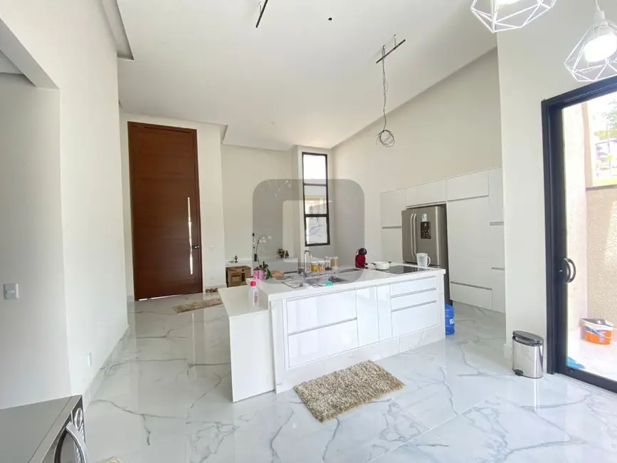 Casa de Condomínio com 4 quartos à venda, 244m2 em Residencial Vivenda das Pitangueiras, Valinhos - SP - imagem 3 Foto 3 de Casa de Condomínio com 4 quartos à venda, 244m2 em Residencial Vivenda das Pitangueiras, Valinhos - SP