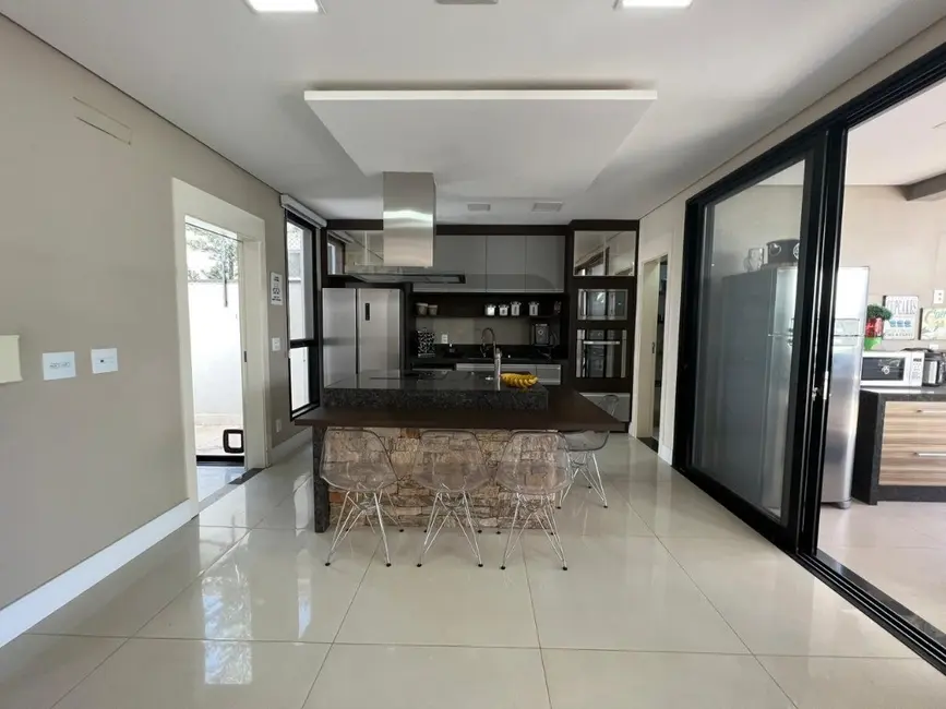 Foto 9 de Casa com 4 quartos à venda, 300m2 em Swiss Park, Campinas - SP