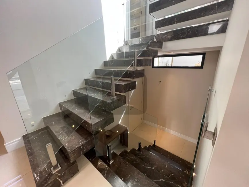 Foto 4 de Casa com 4 quartos à venda, 300m2 em Swiss Park, Campinas - SP