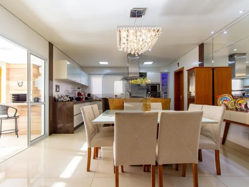 Foto 3 de Casa de Condomínio com 4 quartos à venda, 310m2 em Swiss Park, Campinas - SP