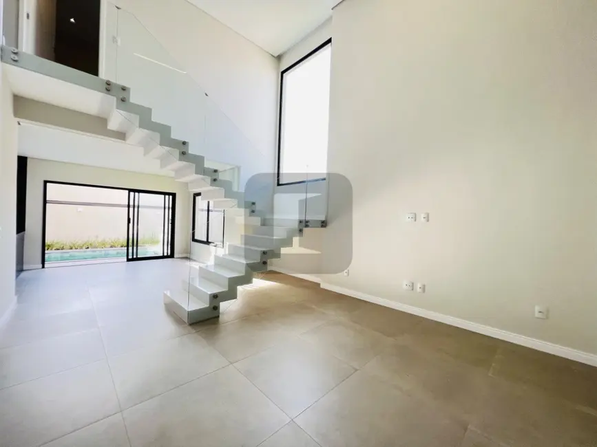 Casa de Condomínio com 3 quartos à venda, 217m2 em Roncáglia, Valinhos - SP - imagem 3 Foto 3 de Casa de Condomínio com 3 quartos à venda, 217m2 em Roncáglia, Valinhos - SP