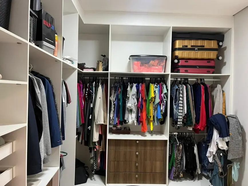 Casa de Condomínio com 3 quartos à venda, 240m2 em Parque Rural Fazenda Santa Cândida, Campinas - SP - imagem 8 Foto 8 de Casa de Condomínio com 3 quartos à venda, 240m2 em Parque Rural Fazenda Santa Cândida, Campinas - SP